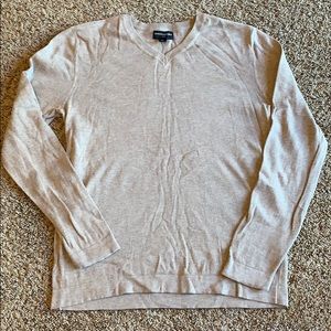 Final sale. Like new. Men’s size M beige sweater.